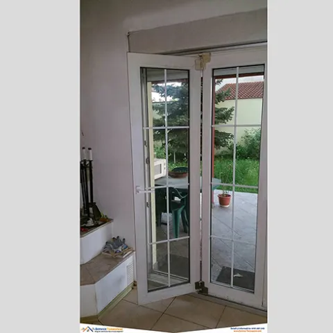 Reparație Ușă Armonică din PVC Rehau Euro 70